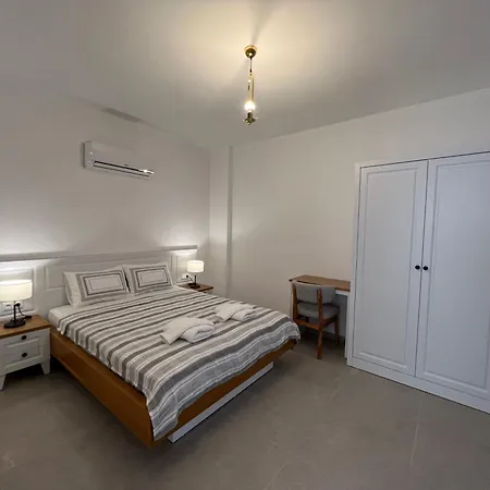 Freya Apartman *