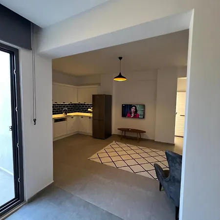 Freya Apartman *